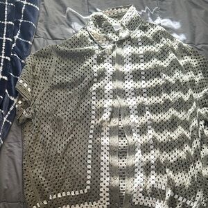 No Boundaries Olive and White Geometric Shirt